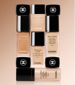 Chanel Vitalumiere Aqua Fresh And Hydrating Cream Compact MakeUp