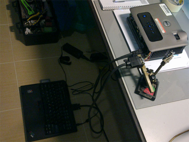 Adding Extra VGA connector to Dell 3400MP Projector « DIY Electronics