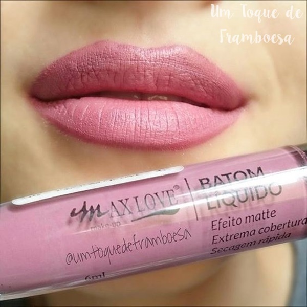 Swatch do batom líquido de efeito matte Max Love cor 44 Cashmere