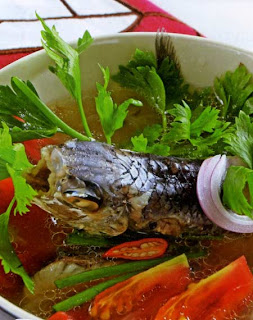 Canh cá chuồn nấu ngót
