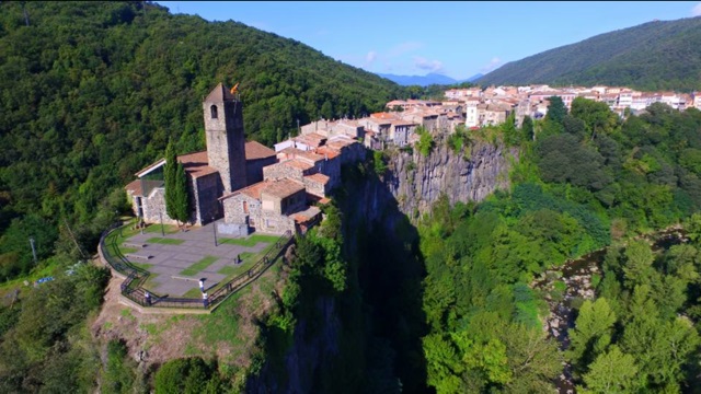 Castellfollit de la Roca, Desa Terindah di Spanyol Castellfollit de la Roca, Desa Terindah di Spanyol