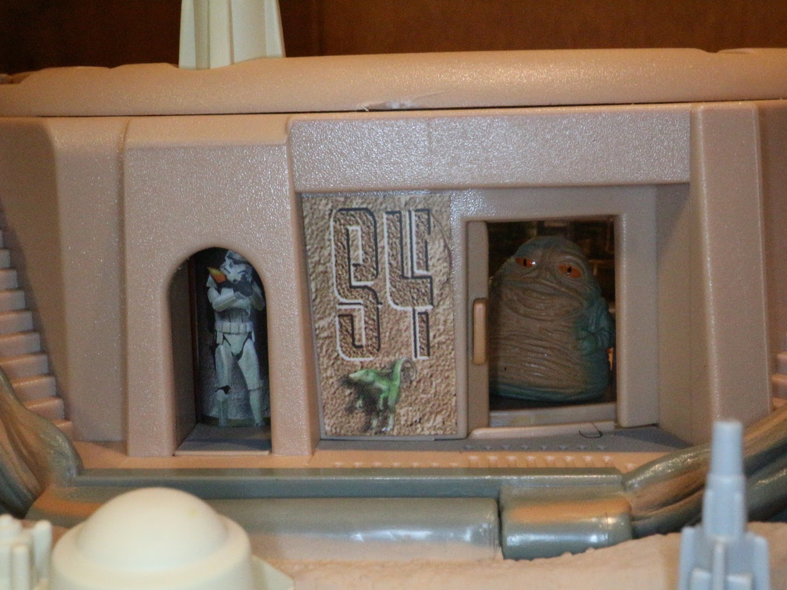 Star Wars C-3PO Micro Machines Tatooine Mos Eisley Cantina Playset Galoob  1994