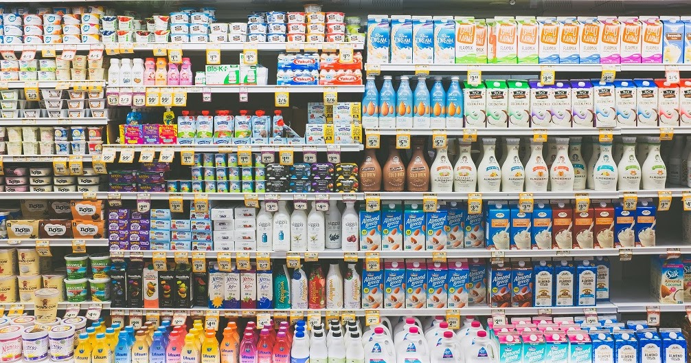 "Hit the shelves" nghĩa là gì?
