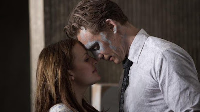 Tom Hiddleston and Elisabeth Moss in High-Rise