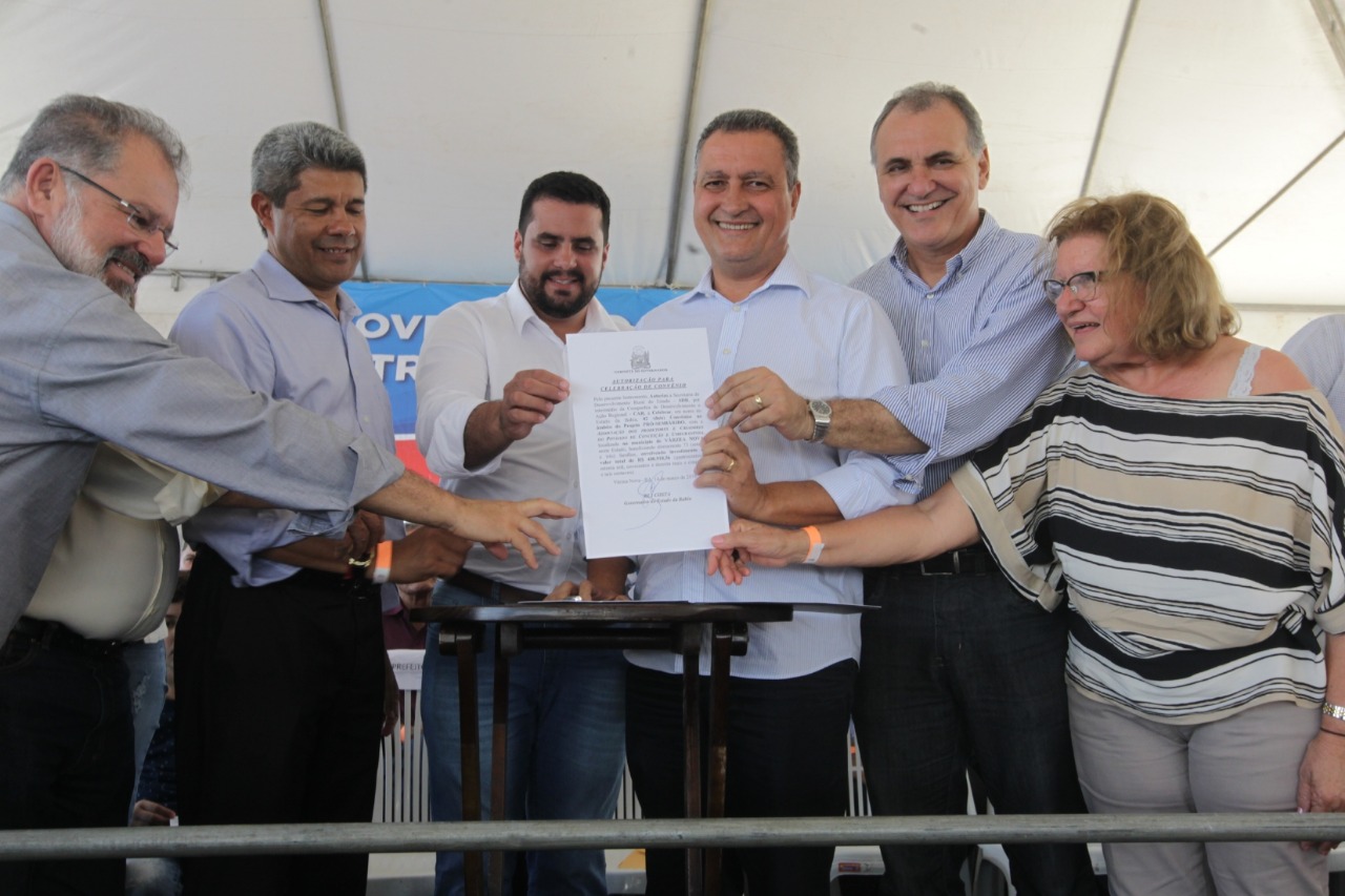 Em Várzea Nova, Rui autoriza obras na BA-144 no valor de R$ 26 mi e inaugura sistemas hídricos