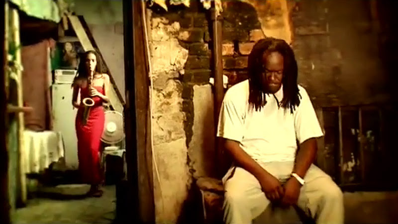 Gerardo Alfonso - ¨El revólver¨ - Videoclip - Dirección: Alejandro Gil. Portal Del Vídeo Clip Cubano - 06 Gerardo Alfonso - ¨El revólver¨ - Videoclip - Dirección: Alejandro Gil. Portal Del Vídeo Clip Cubano - 06