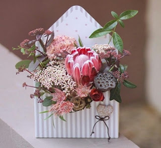 K'Mich Weddings -wedding planning - envelope flowers