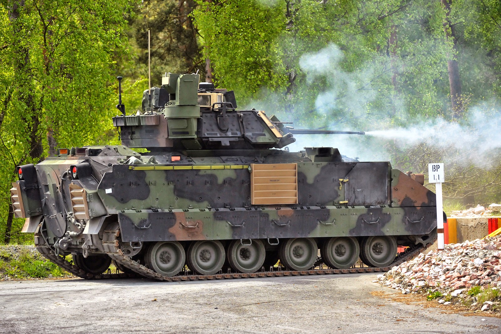 United States Ground Forces M2A3 Bradley