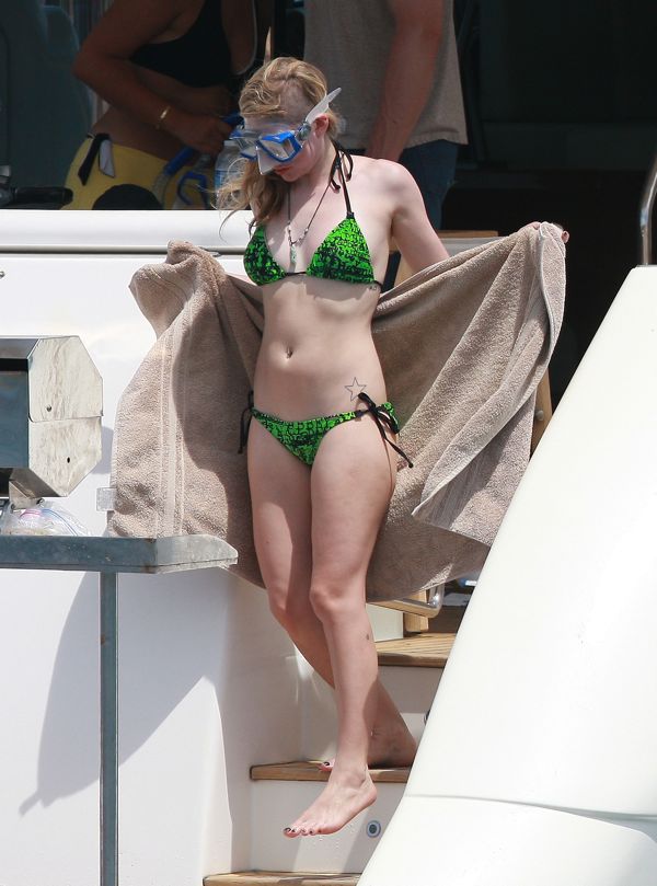 Avril Lavigne In Bikini 49
