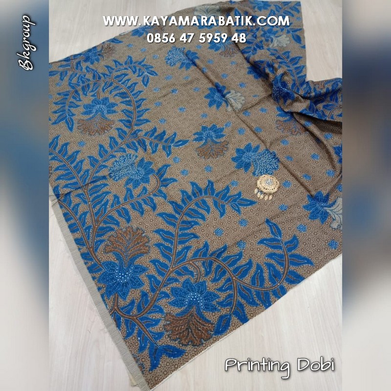 Bahan yang digunakan untuk melapisi kain batik adalah