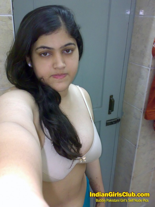 College Girls Showing Tits - Sexy Pakistani College girl Showing Her boob and tits ...