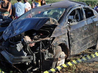 Acidente aconteceu na BR-406 na madrugada deste domingo (24) (Foto: Josivan Dantas/Blog Guamaré em Dia)