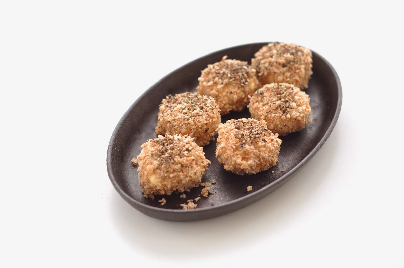 Simple Food Deep Fried Brie in Cracked Pepper Crumb with Cranberry