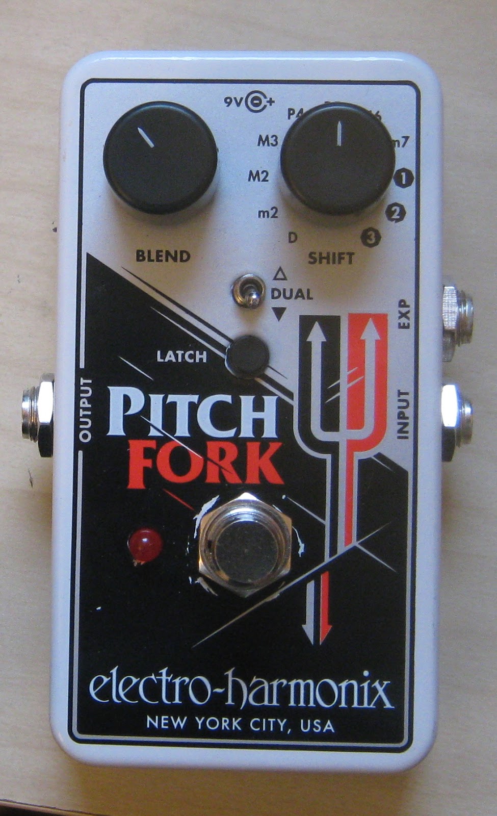 False Electronics ElectroHarmonix Pitchfork