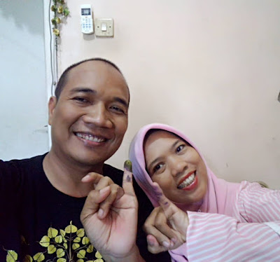 Wefie dengan tinta pemilu 2019. Wefie dengan tinta pemilu 2019.