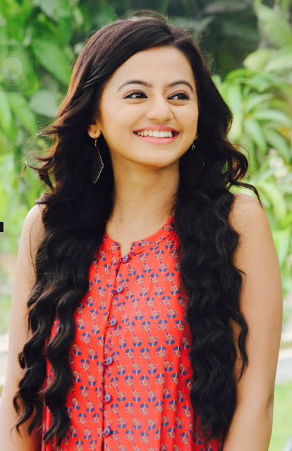 Helly Shah Sexy Wallpaper