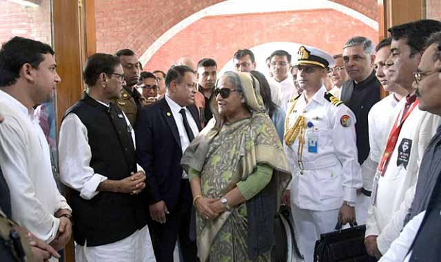 ডোর টু ডোর গিয়ে কাজ করতে শেখ হাসিনার নির্দেশ Sheikh Hasina directed to go door to door