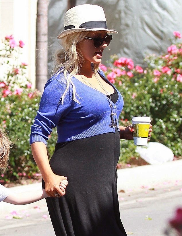 Christina Aguilera Pregnant