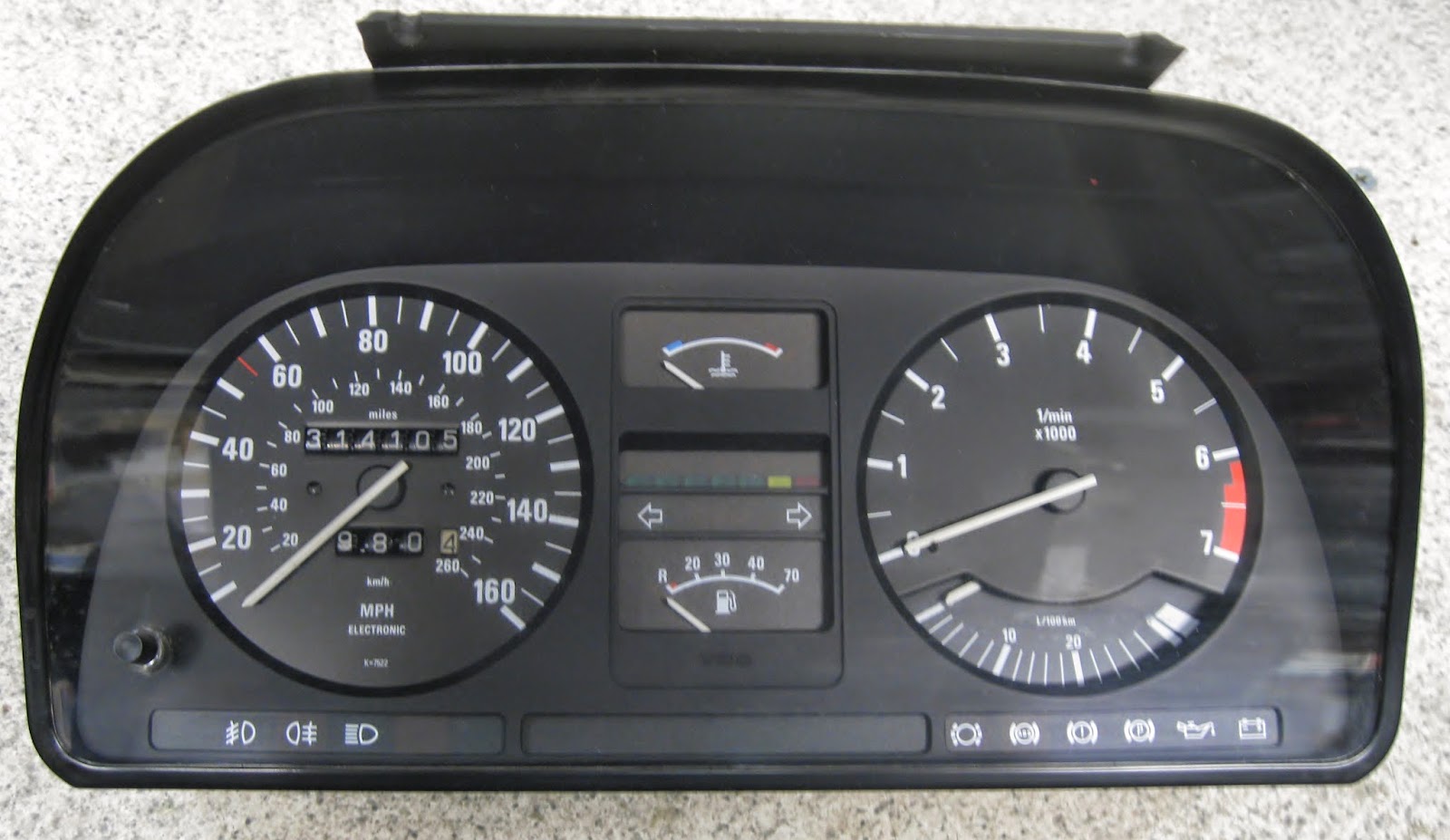 Disconnect speedometer bmw