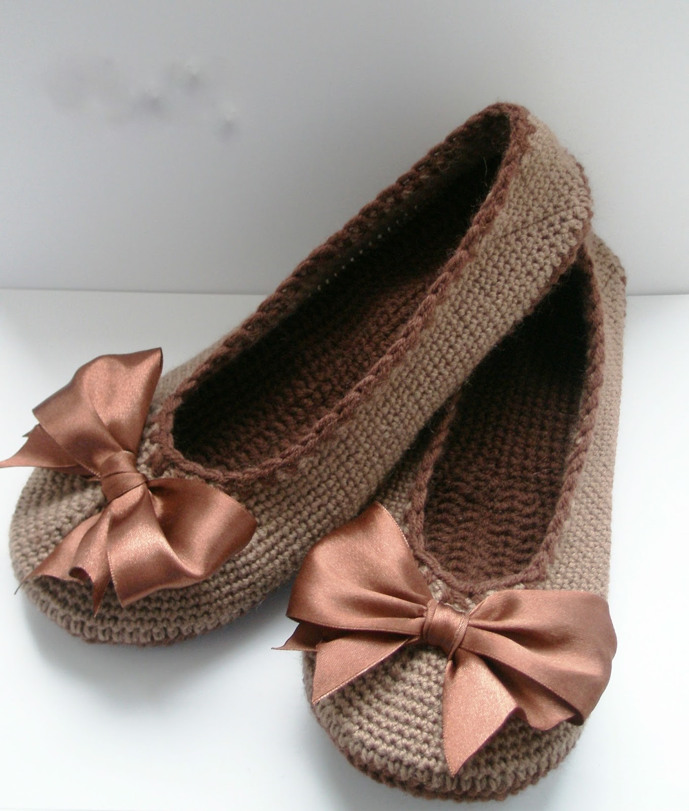 beautiful sneaker made of crocheted yarn. step by step - FREE ...