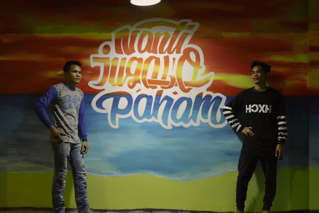 Street Photography "Wall Painting Portrait" Station Coffee Premium, Lhokseumawe,