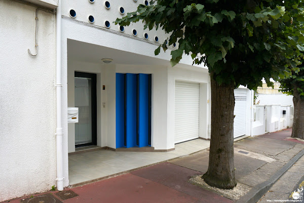 Royan - Maison avenue des Tilleuls  Architectes: Pierre Marmouget, Edouard Pinet  Projet / Construction: 1953 - 1958  Infos: Guide Architectural Royan 1950, Antonie-Marie Préaut