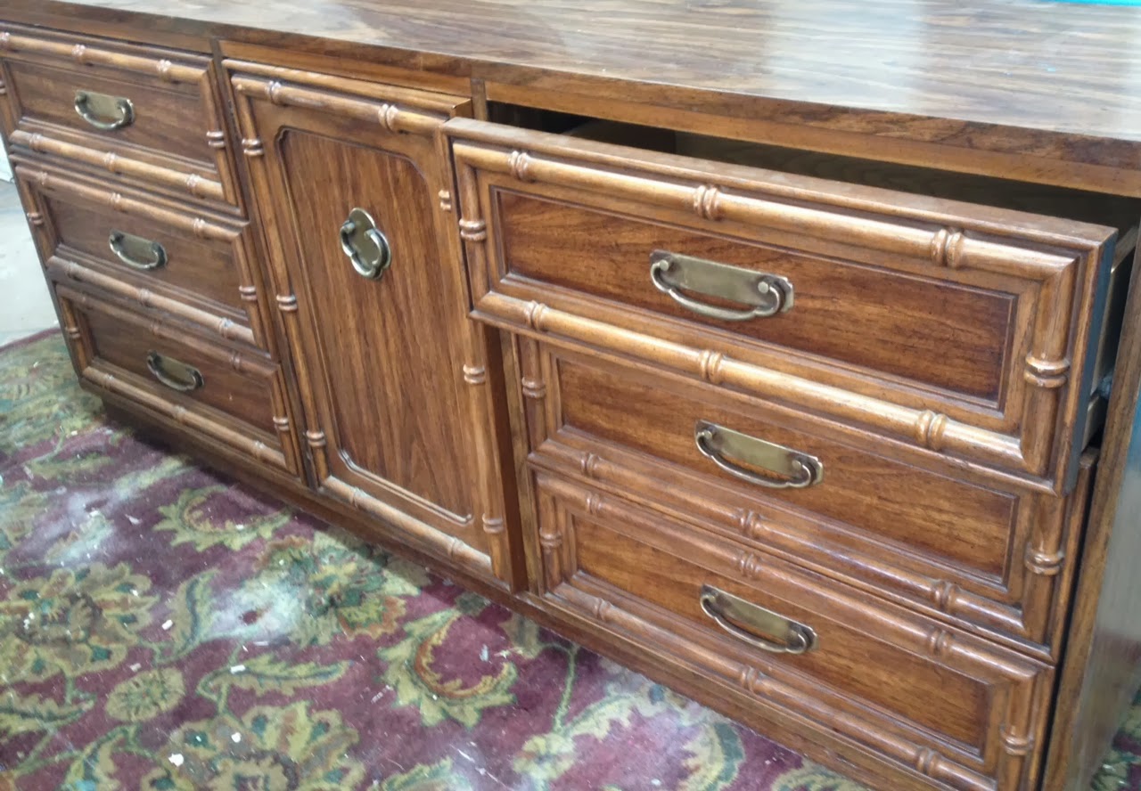 My Dear Trash Hope for an Ugly Dresser