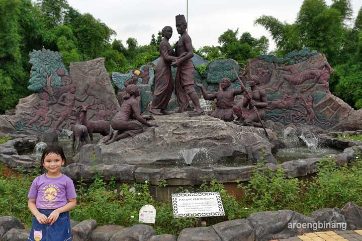 taman legenda keong emas tmii jakarta