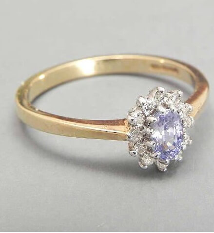 ✘ 31+ Unique and Beautiful Round Engagement Rings In Style 2020 Engagement is an event where the promise of being together is made by two loved persons a ✘ 31+ Unique and Beautiful Round Engagement Rings In Style 2020
