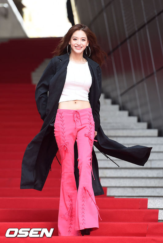 오늘자 서울패션위크 레인보우 김재경 | 인스티즈