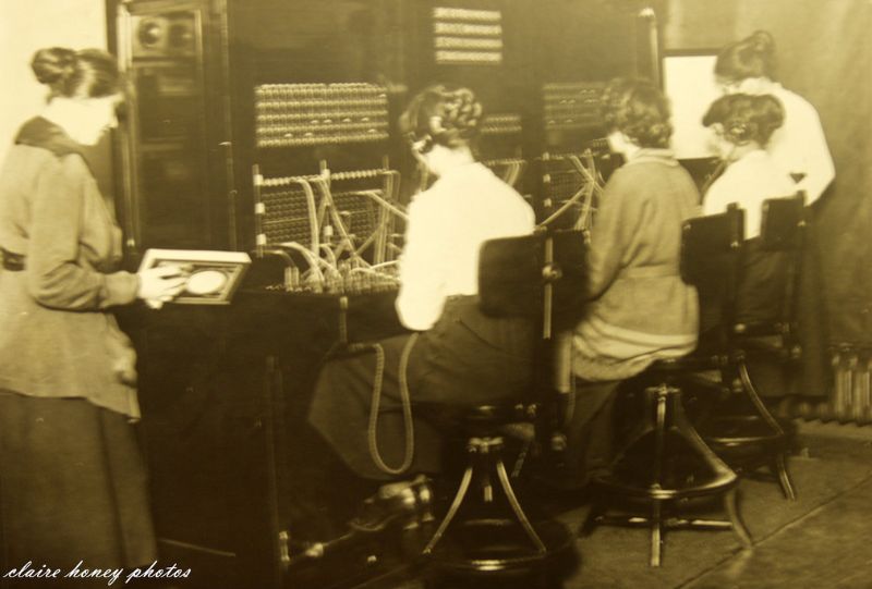 100 Years Before the Smartphone 41 Interesting Photos of People with