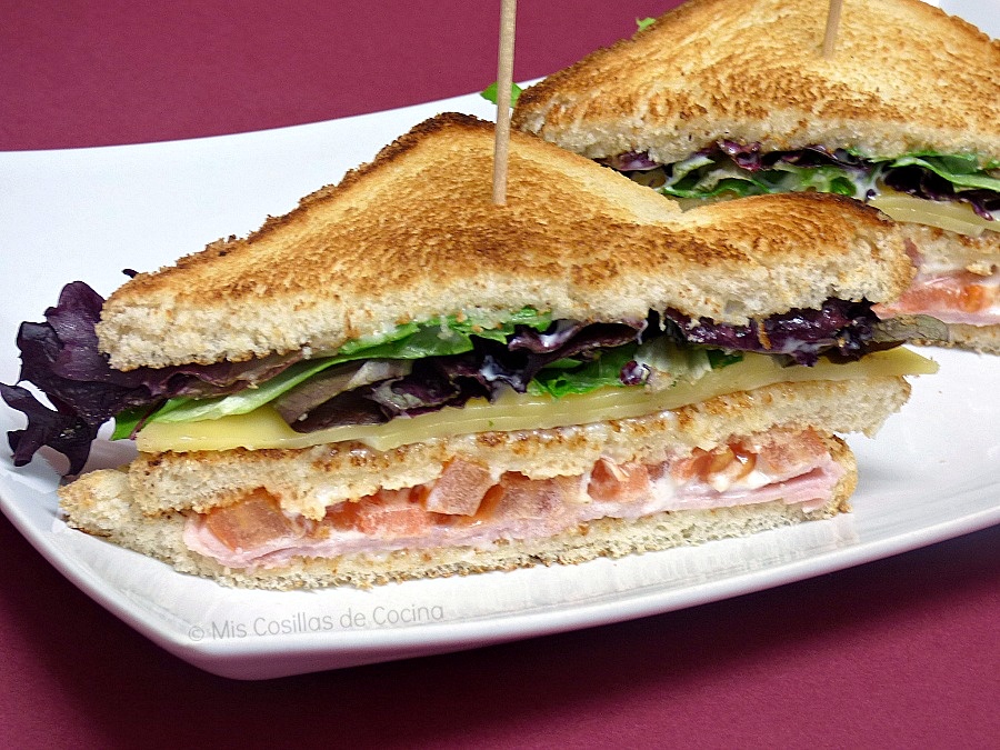 sandwich-completo-de-jamon-y-queso