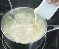 Adding-Egg-to-make-chicken-soup