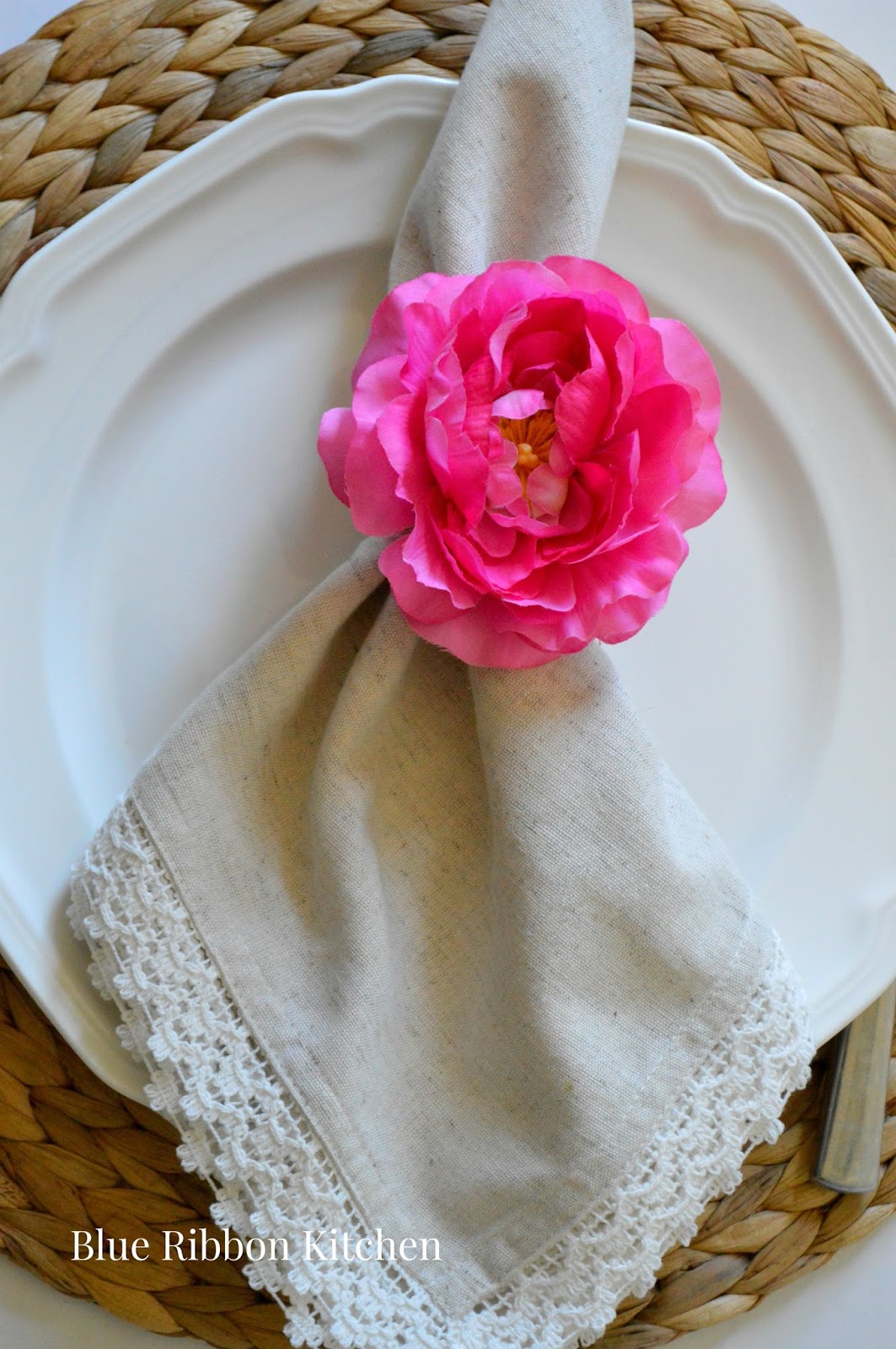 Blue Ribbon Kitchen Easy DIY Flower Napkin Rings