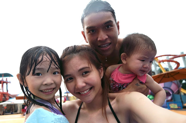 with-tattoos-girl-wet-wild-resort-cash