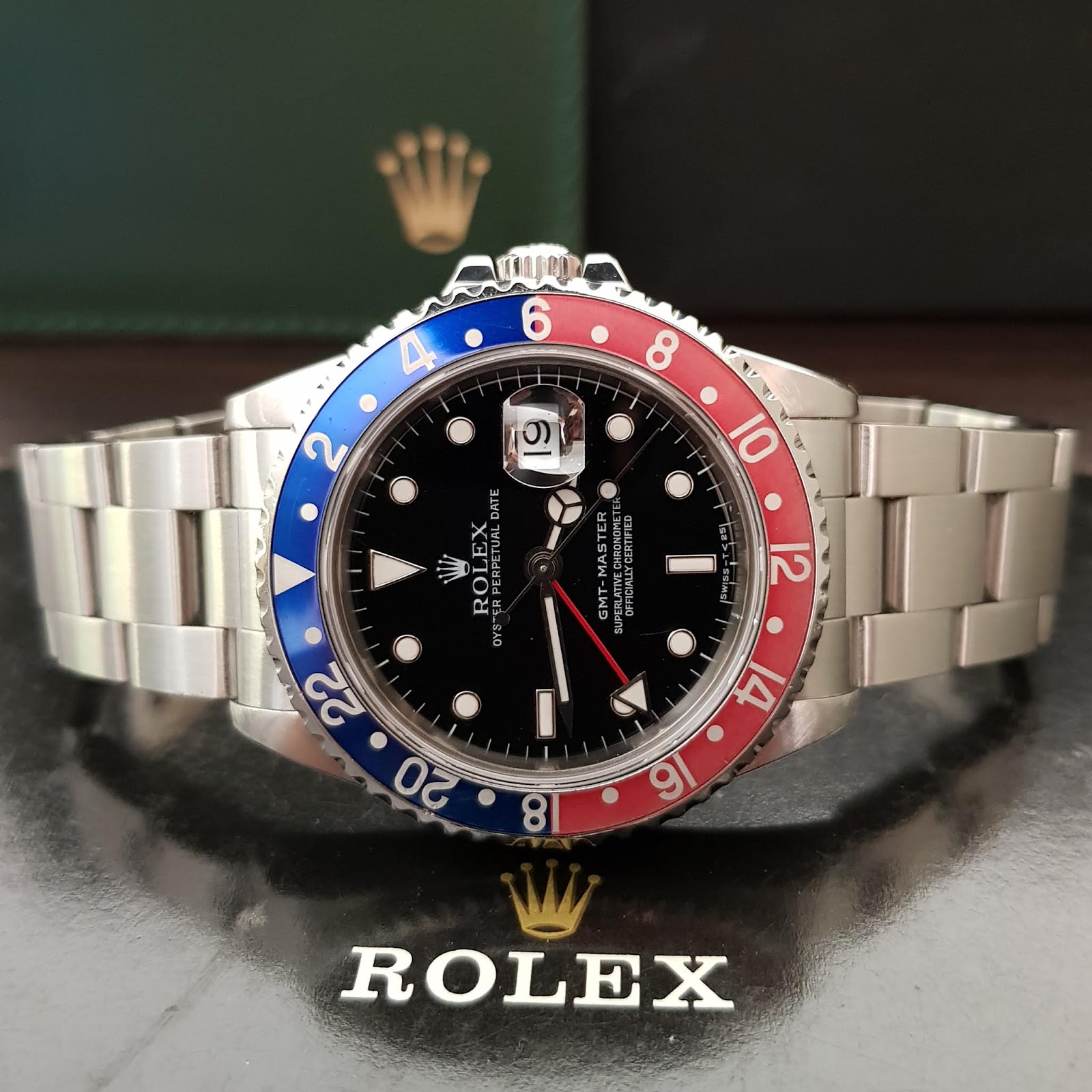 rolex gmt master 16700 black bezel
