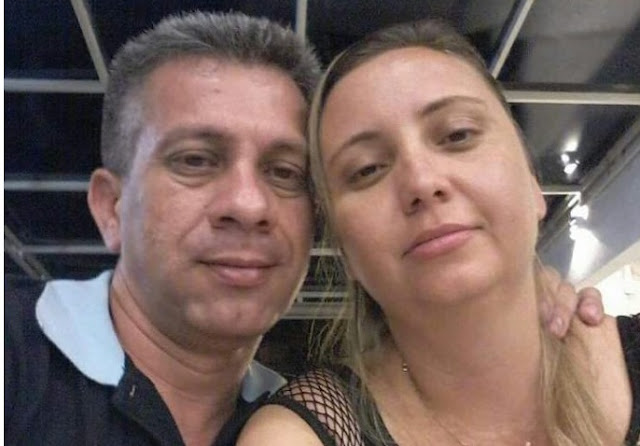 A dor foi grande demais! Após filha transmitir o próprio suicídio Ao Vivo no Instagram, pais da jovem cometem suicídio por enforcamento no Acre A dor foi grande demais! Após filha transmitir o próprio suicídio Ao Vivo no Instagram, pais da jovem cometem suicídio por enforcamento no Acre
