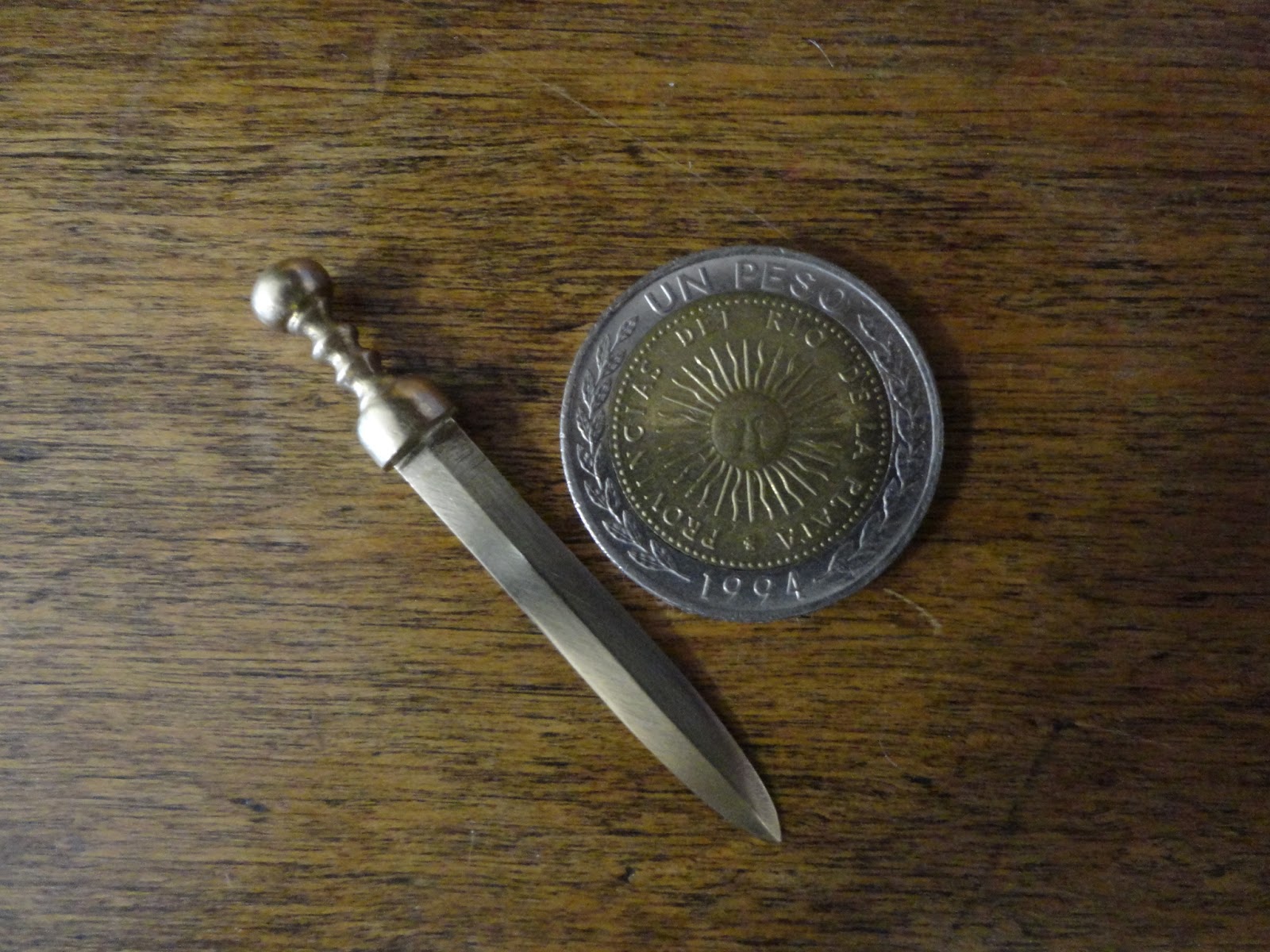 Arte en bronce y madera: Espadas