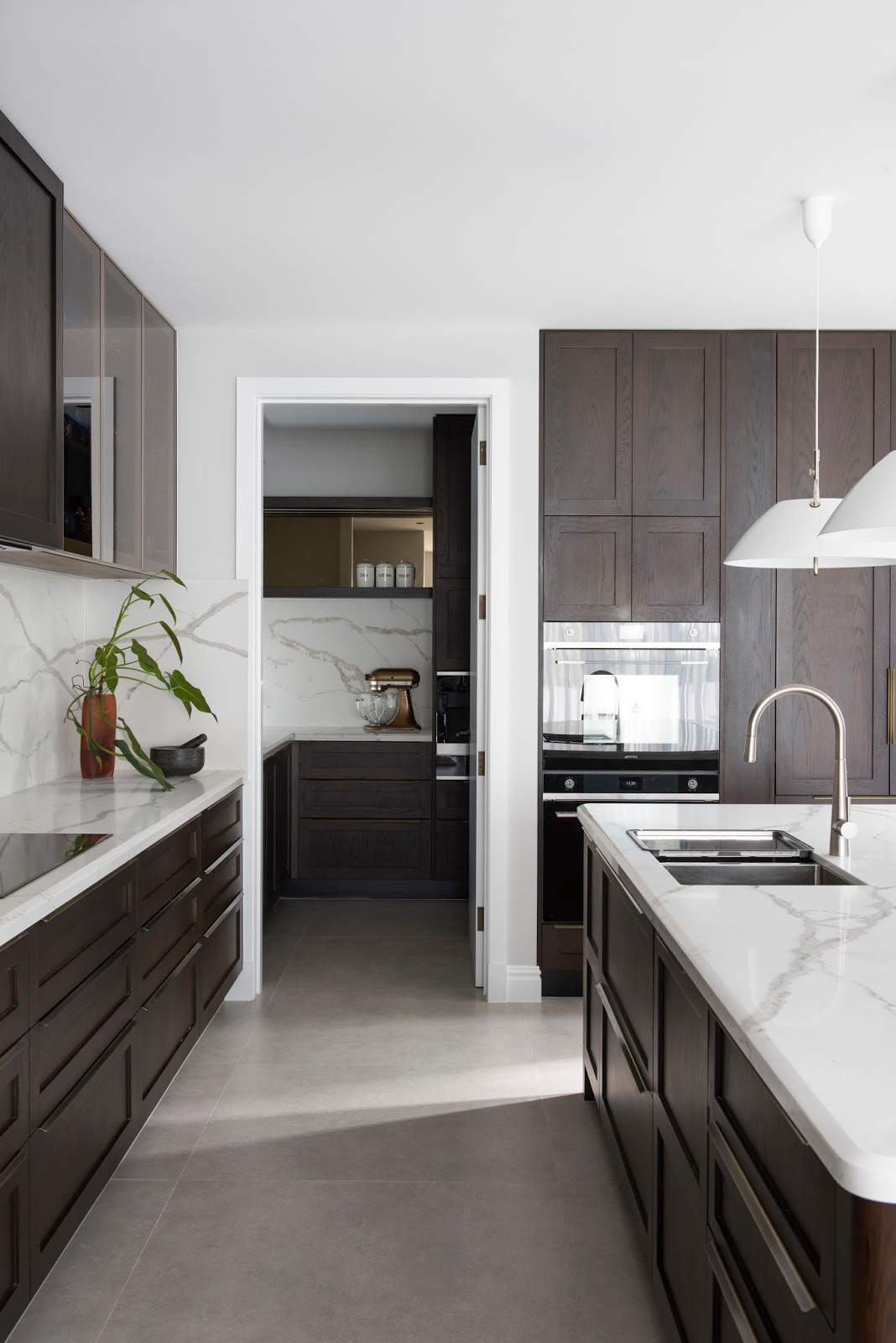 modern classic kitchen design Minosa: Classic Modern Kitchen Design