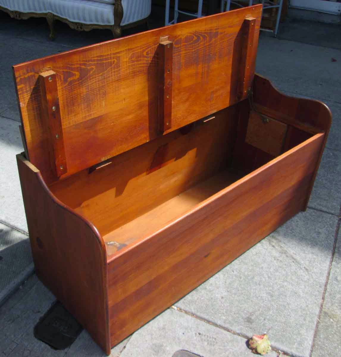 UHURU FURNITURE & COLLECTIBLES SOLD Pine Toy Box 40