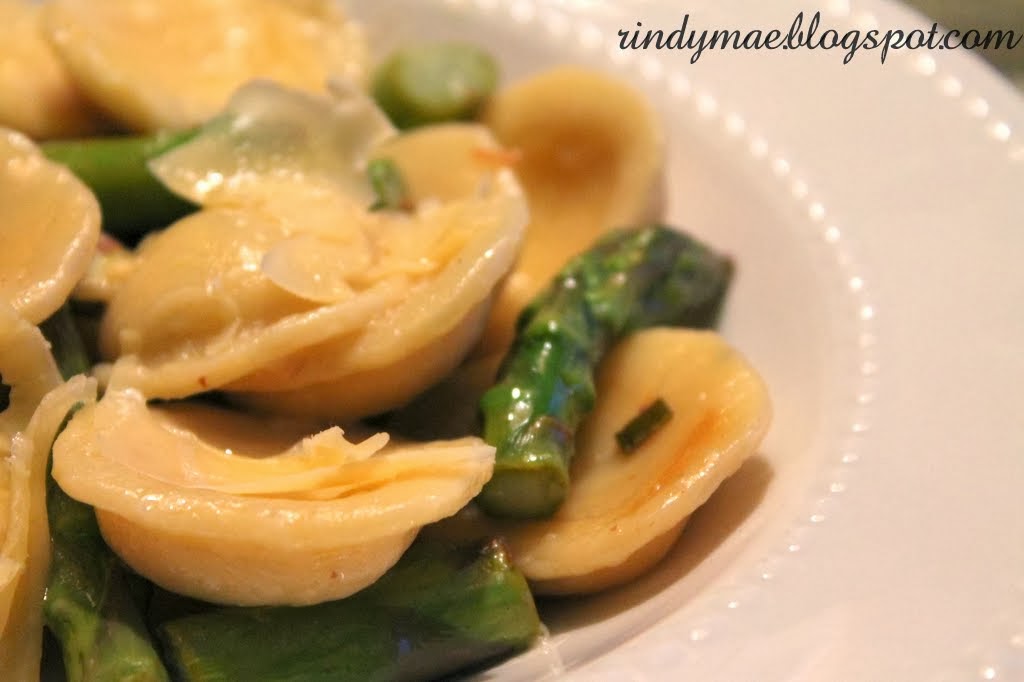 Rindy Mae Ravioli With Asparagus In White Wine Sauce