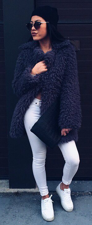 cozy winter outfit / fur coat + bag + white skinnies + sneakers