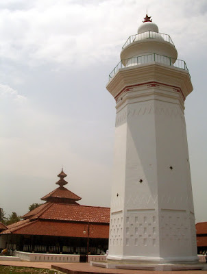 8 Peninggalan Sejarah Kerajaan Islam di Indonesia Peninggalan Sejarah Kerajaan Islam Di Indonesia 8 Peninggalan Sejarah Kerajaan Islam di Indonesia