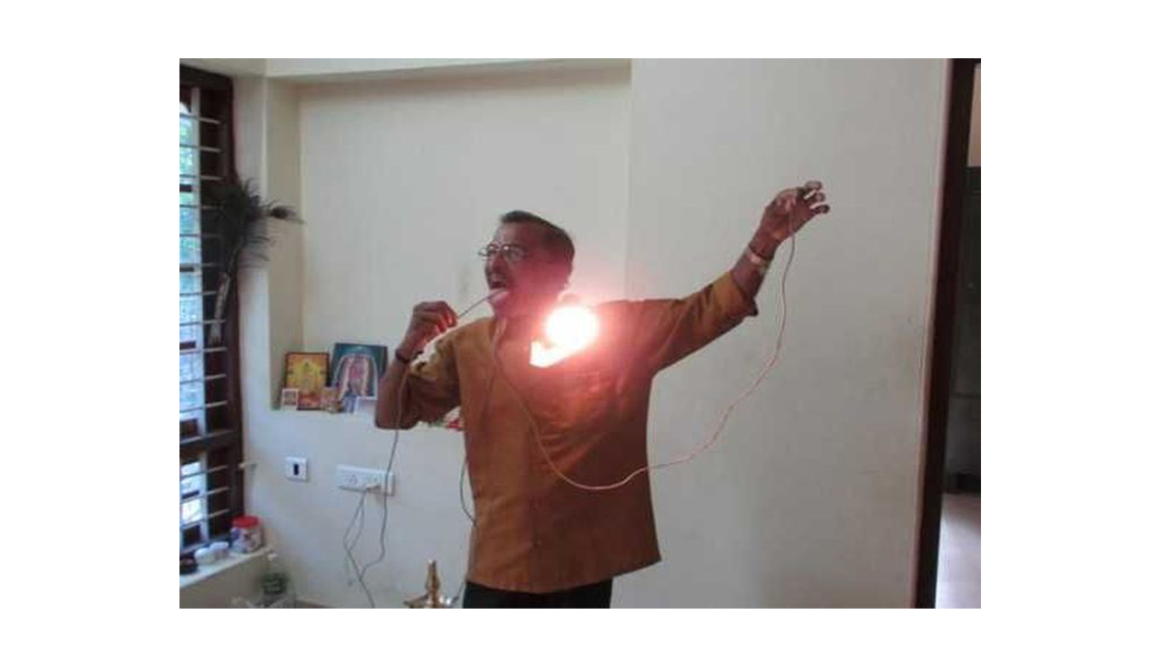 Сильно било током. Электрочеловек – Радж Мохан Наир. Человек электричество.