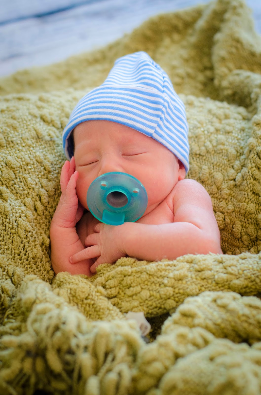 Loving Life Our Twin Boys Newborn Photos (2 Weeks Old)