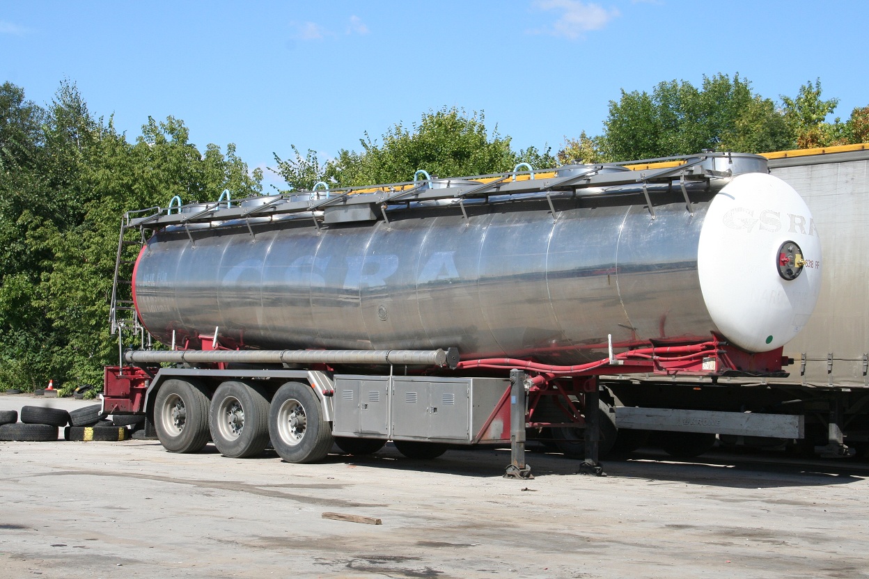 Menci lac цистерна полуприцеп. пищевая автоцистерна. полуприцеп молоковоз сеспель. полуприцеп цистерна сеспель. полуприцеп пищевая цистерна menci.
