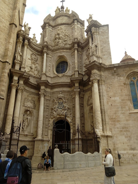 L'entrée de la cathédrale de Valence.