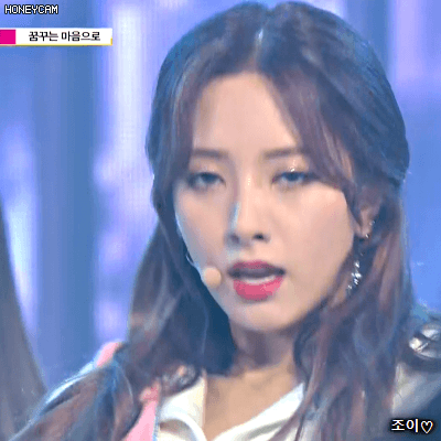 180307 쇼챔피언 컴백무대 보나.gif