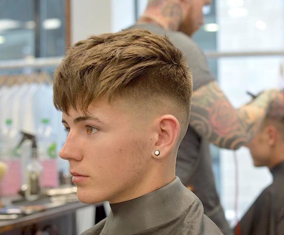 corte degrade com franja masculino