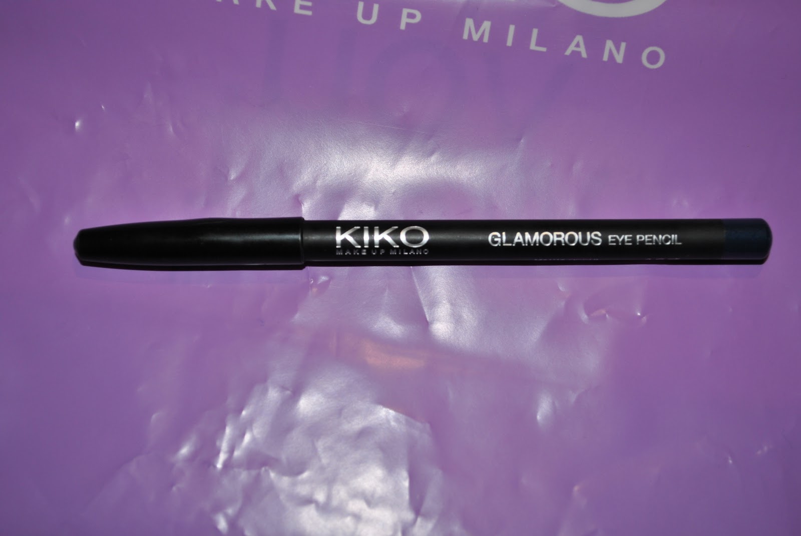 Mezzaluna's world of beauty Kiko Glamorous eye pencil n°407 REVIEW